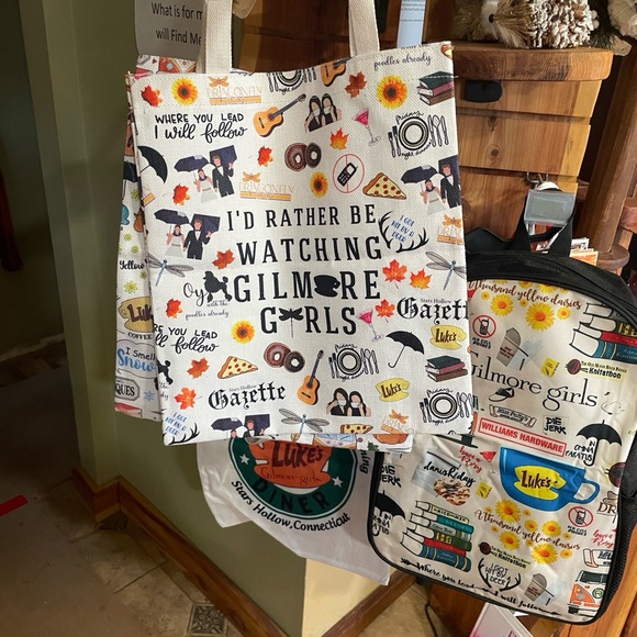 Gilmore Girl Engraved Silver Heart Bookmarks & Jewerly Box & 7 GG charm bracelet - Picture 7 of 16